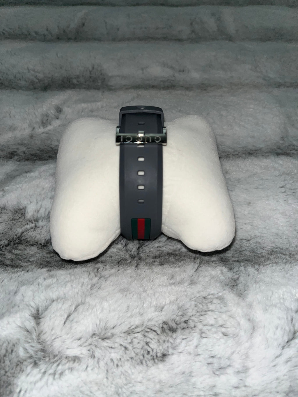 ♡ Pre-Owned Gucci Watch Grey w Red and Green Small Stripe Unisex w Green Box ♡