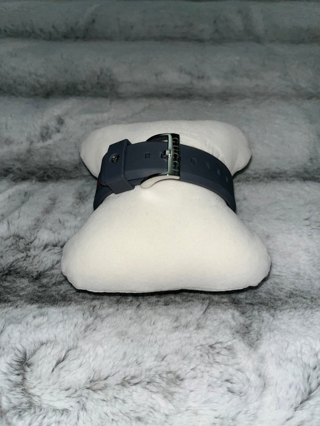 ♡ Pre-Owned Gucci Watch Grey w Red and Green Small Stripe Unisex w Green Box ♡