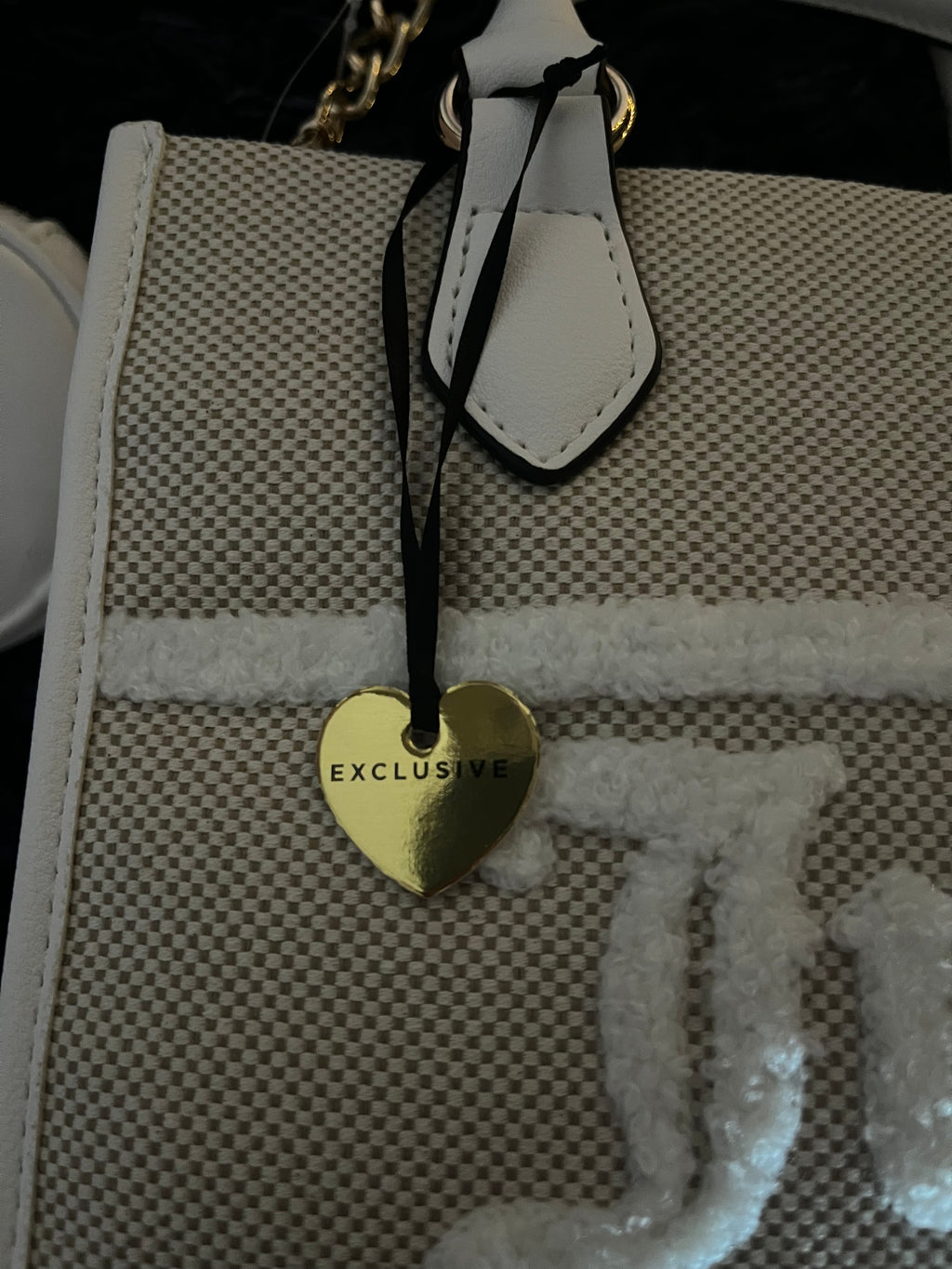 ♡ Juicy Couture Beige Crossbody Bag w Adjustable Strap – Chic Everyday Design ♡