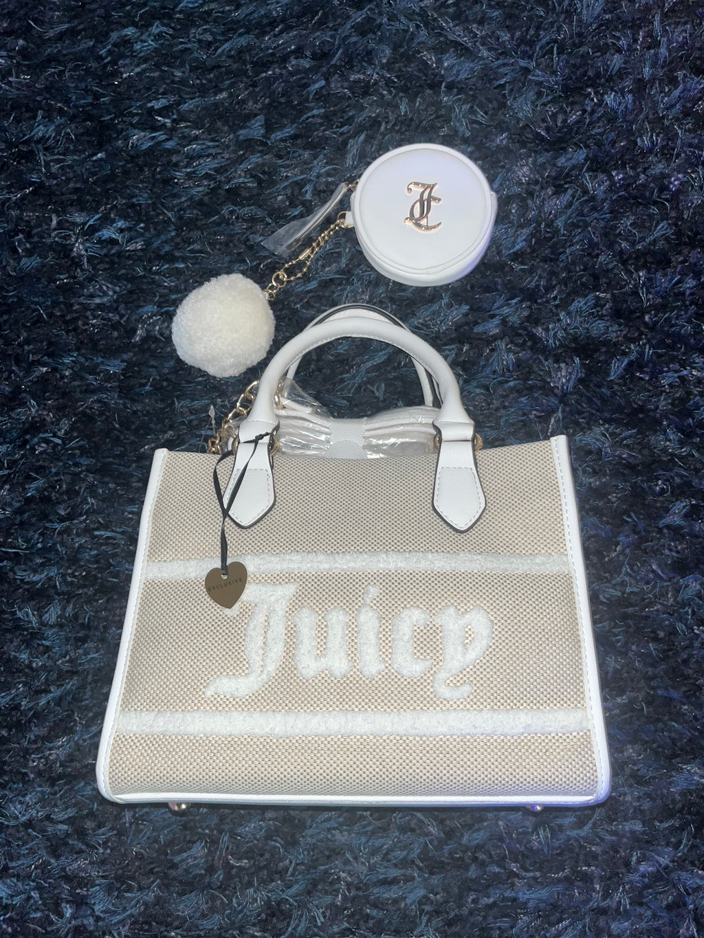 ♡ Juicy Couture Beige Crossbody Bag w Adjustable Strap – Chic Everyday Design ♡