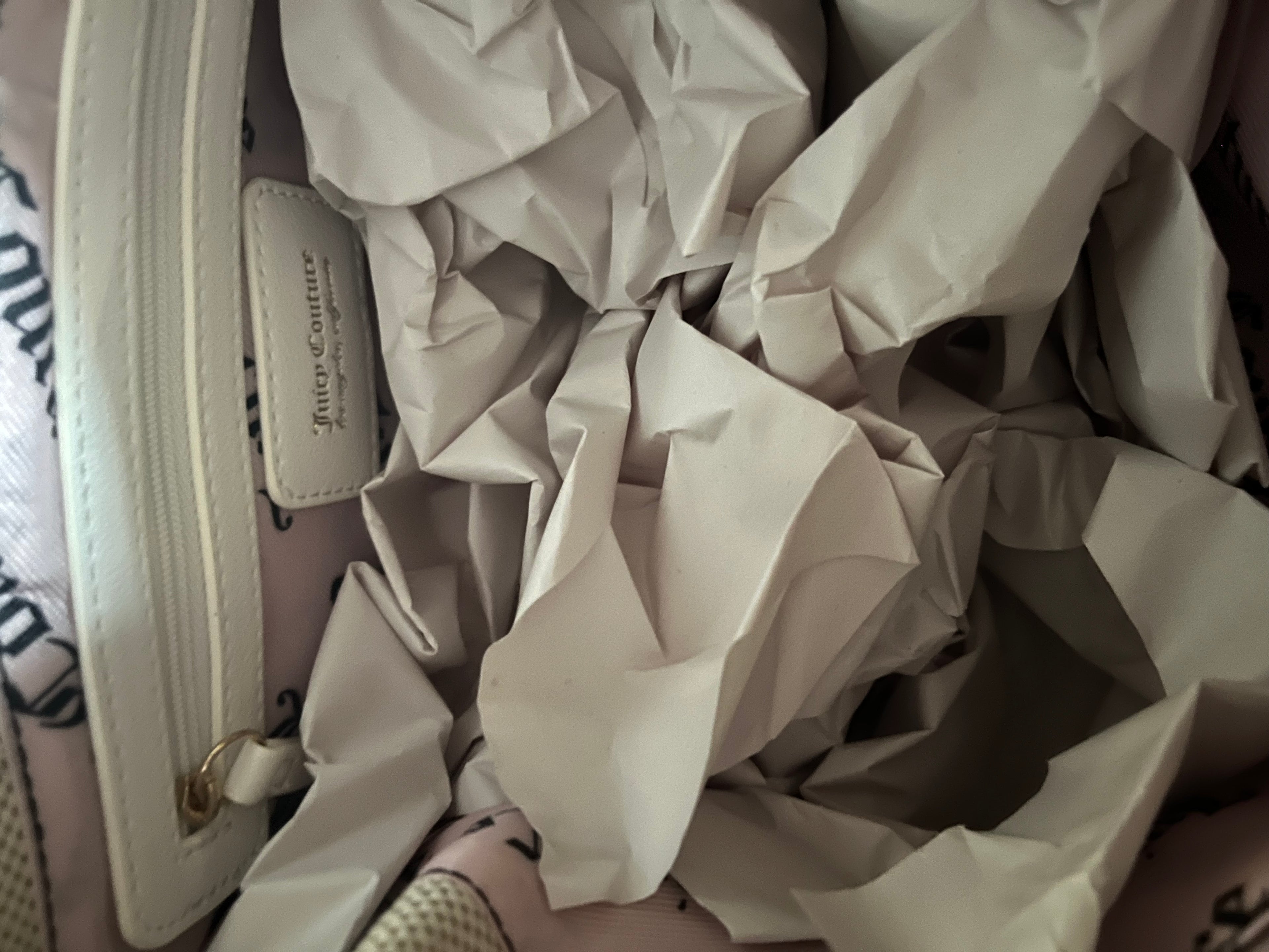 ♡ Juicy Couture Beige Crossbody Bag w Adjustable Strap – Chic Everyday Design ♡