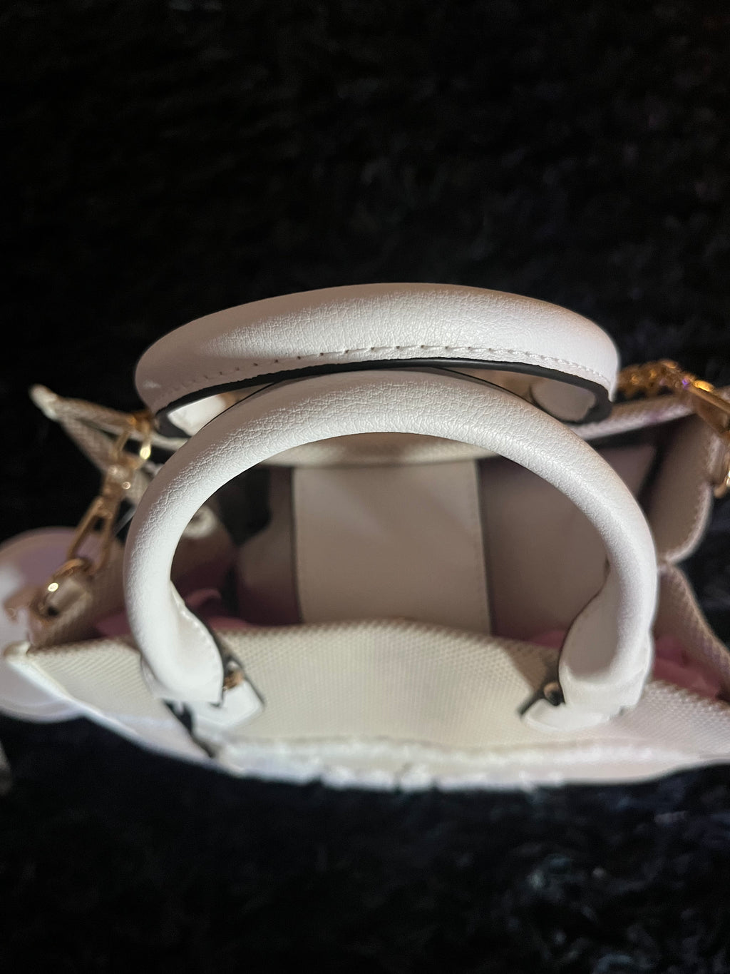 ♡ Juicy Couture Beige Crossbody Bag w Adjustable Strap – Chic Everyday Design ♡