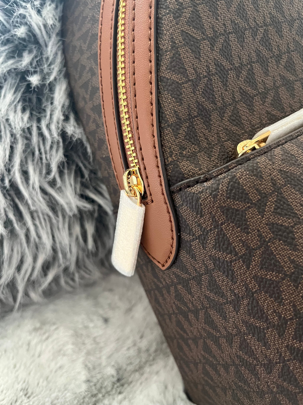 ♡ Michael Kors Sheila Medium Size Signature Backpack - Brown Original Monogram ♡
