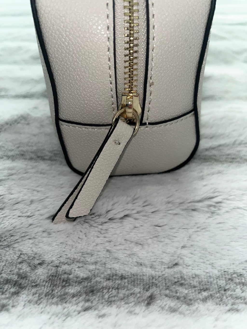 ♡ Nine West Small White Cream Shoulder Bag Chic Luxury Classic Elegant Purse ♡